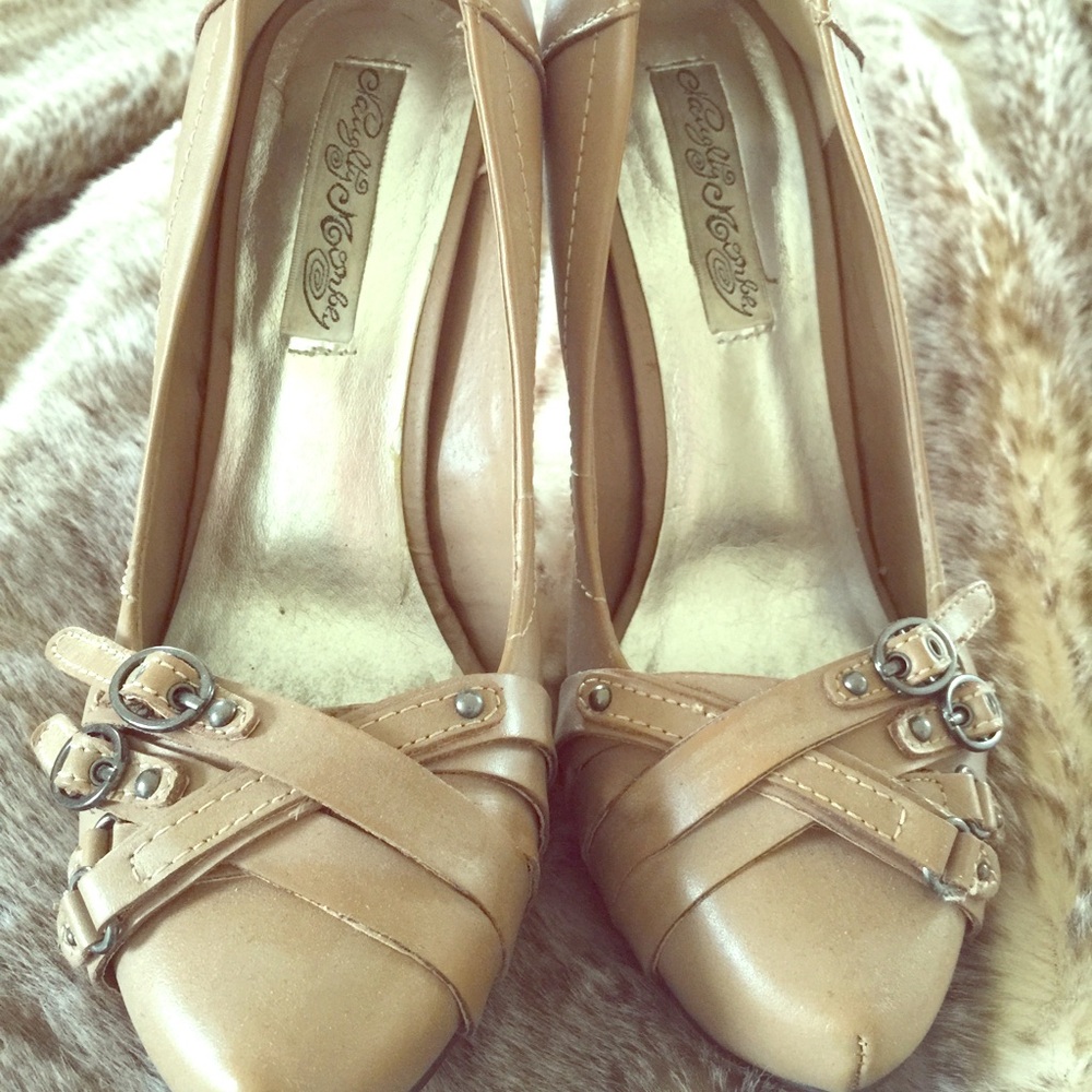 Naughty Monkey pumps